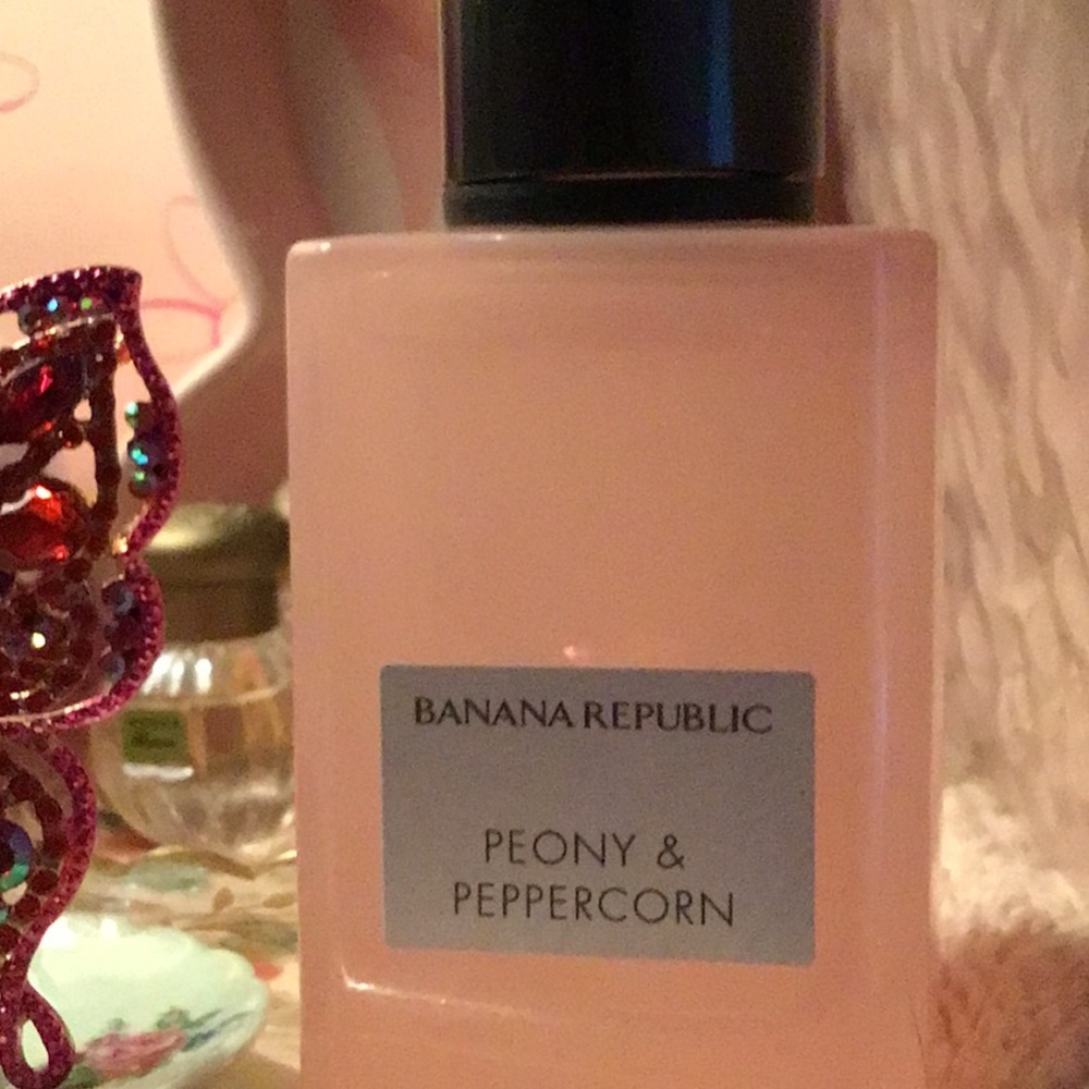 Banana Republic peony & peppercorn